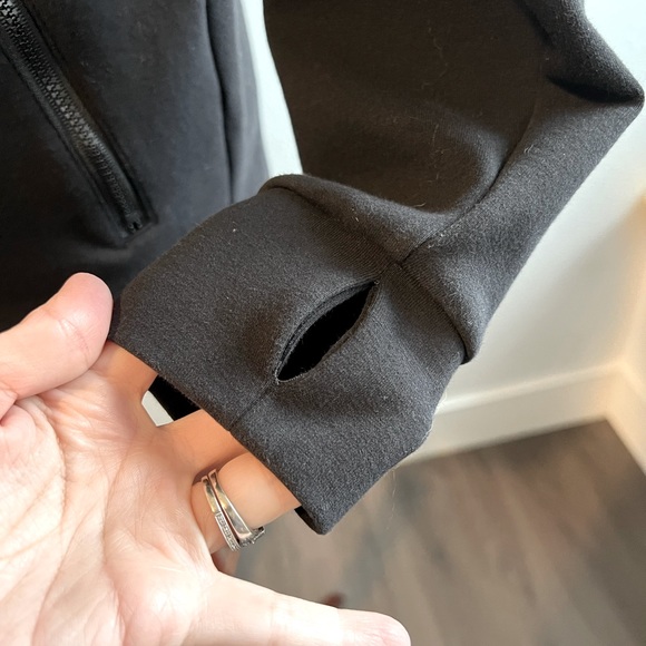 Constantly Varied Gear CVG Hooded Skull & Crossbones Jacket, size small - Picture 6 of 9